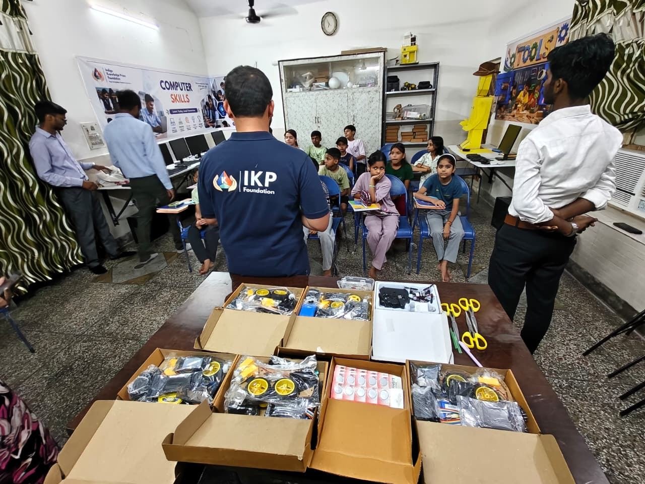 STEAM kit distribution
